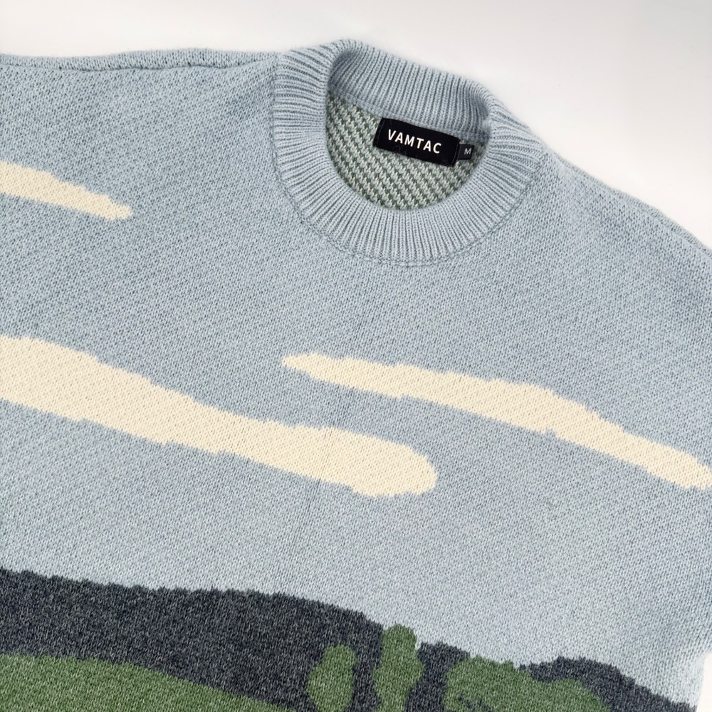 Vamtac‎ Landscape Print Crewneck Sweater Mens Medium Light Blue Cow Farm Scene